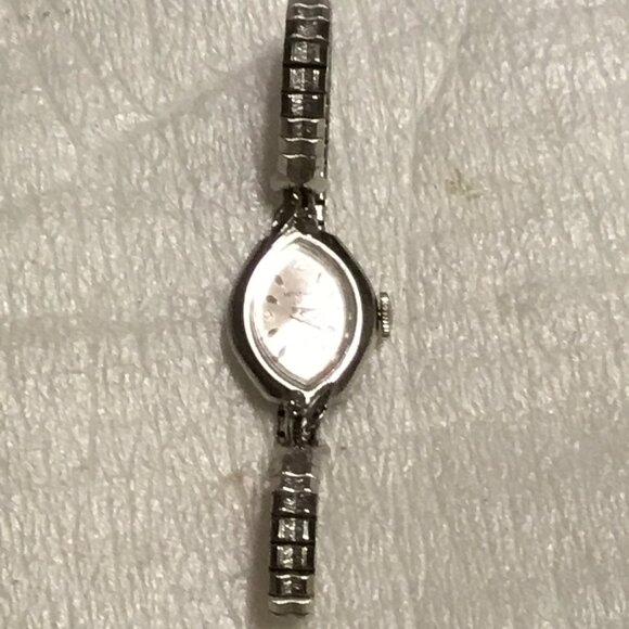 Vintage ladies Waltham watch w/ 2 tiny diamonds & 10K rolled gold Speidel band - Picture 15 of 15